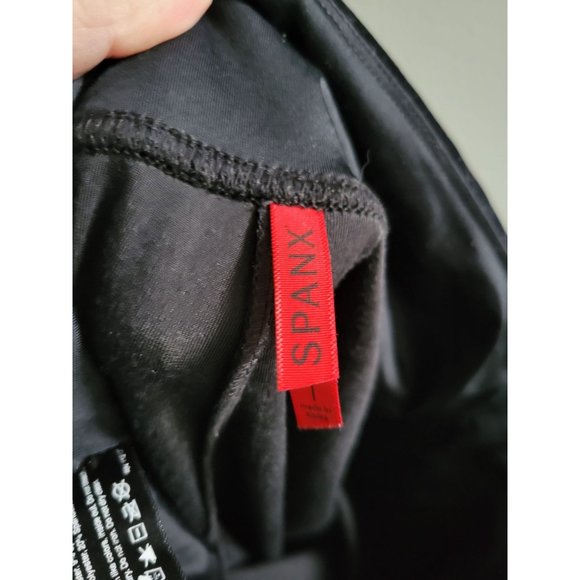 Spanx Black Velvet legging Slimming Shapewear size medium soft - Picture 5 of 12